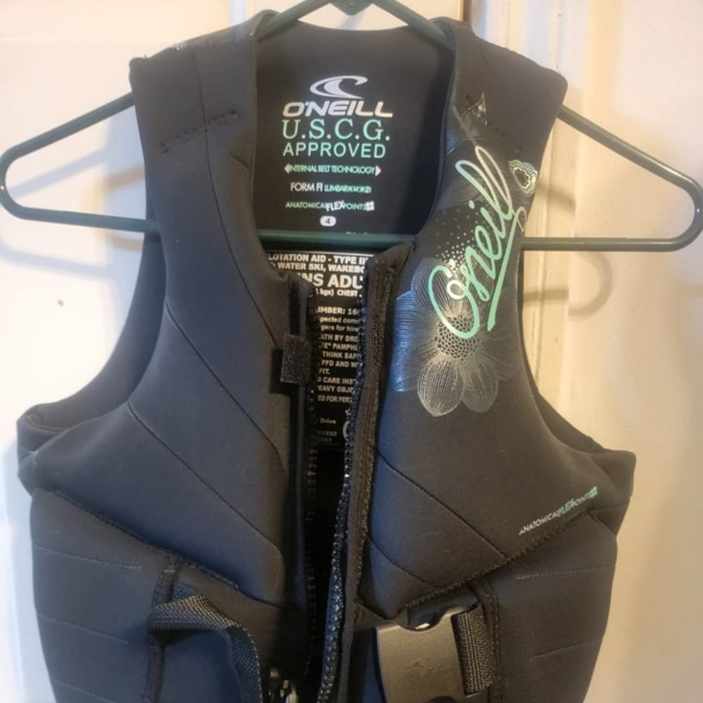 O'Neill Women's USCG Life Vest Size 4